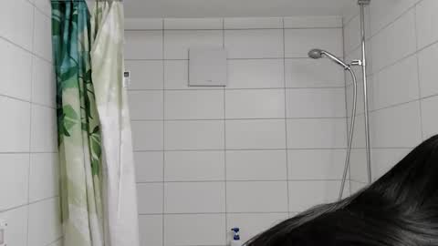 Snapshot of loolaunshaved chatting on 11-27-25, 03:36 loolaunshaved online show from 11-27-25, 03:36