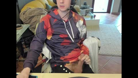 loomie online show from 02-07-25, 10:29