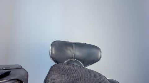 Snapshot of loovelymiia_ chatting on 02-21-25, 06:59 Mia Aniston online show from 02-21-25, 06:59