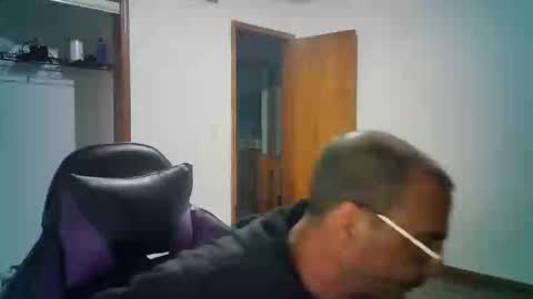 loquitis6969952430 online show from 11-17-25, 07:30