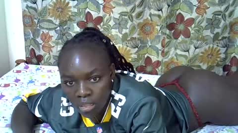 Snapshot of lora_amor chatting on 06-12-26, 11:35 lora_amor online show from 06-12-26, 11:35