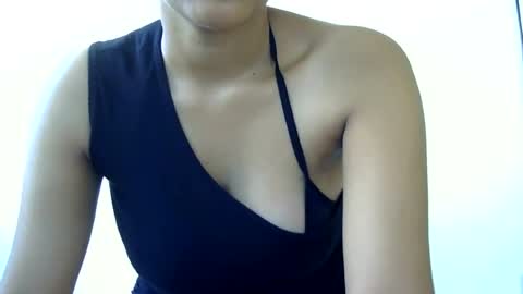 Snapshot of loraa_baby chatting on 06-27-26, 12:22 Loraa online show from 06-27-26, 12:22