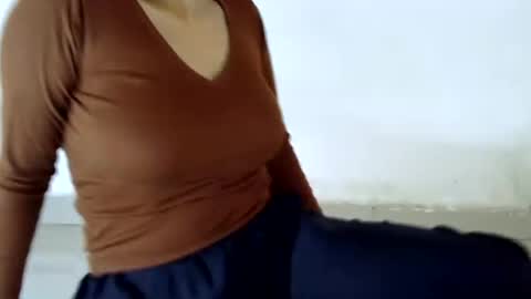 Snapshot of loraa_baby chatting on 07-30-26, 04:00 Loraa online show from 07-30-26, 04:00