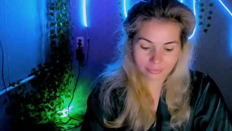 Snapshot of loraboyar chatting on 09-16-25, 02:12 Lora online show from 09-16-25, 02:12