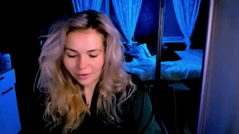 Snapshot of loraboyar chatting on 11-19-25, 02:33 Lora online show from 11-19-25, 02:33