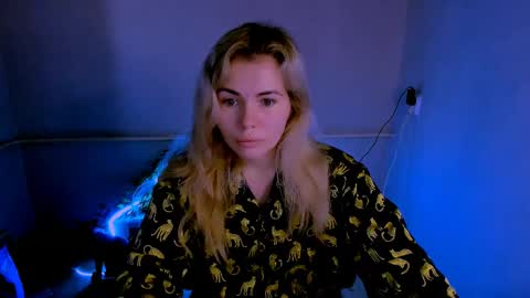 Lora online show from 04-06-26, 04:46