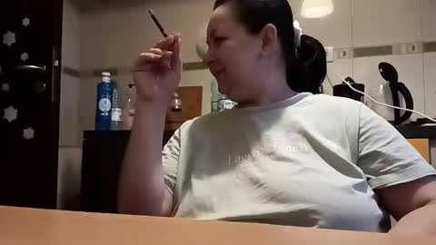 Snapshot of loraflame chatting on 12-06-24, 11:11 Lora online show from 12-06-24, 11:11