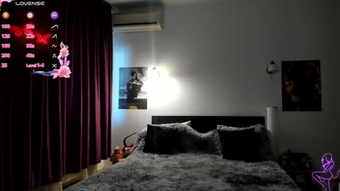 Snapshot of loraflame chatting on 01-14-25, 09:13 Lora online show from 01-14-25, 09:13