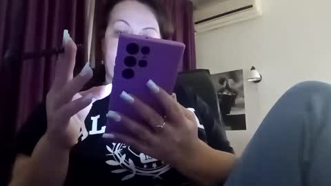 Snapshot of loraflame chatting on 01-22-25, 04:02 Lora online show from 01-22-25, 04:02