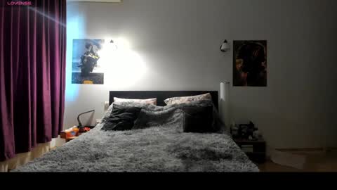 Snapshot of loraflame chatting on 01-23-25, 10:43 Lora online show from 01-23-25, 10:43