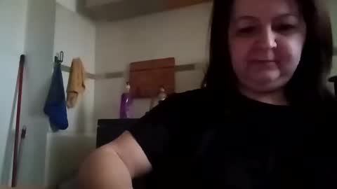 Snapshot of loraflame chatting on 01-31-25, 10:31 Lora online show from 01-31-25, 10:31