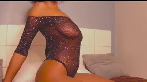 Snapshot of loraforreal chatting on 09-20-25, 03:29 Blackcat online show from 09-20-25, 03:29