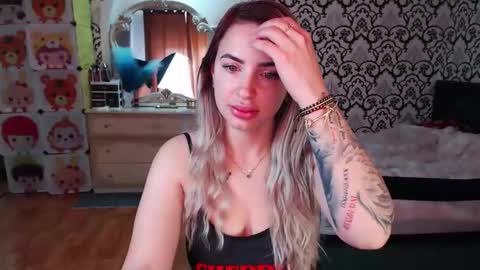 Queen LoraSinClare online show from 05-22-26, 07:04