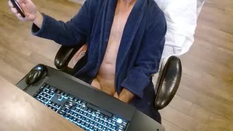 Snapshot of lord_rasken chatting on 11-18-25, 02:54 Lord King online show from 11-18-25, 02:54