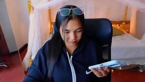 Snapshot of loreaniss chatting on 03-16-26, 06:06 loreanis online show from 03-16-26, 06:06