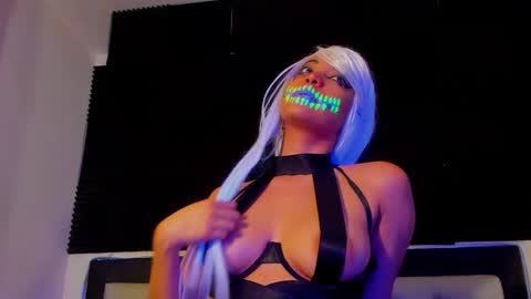 Lore Depp online show from 12-04-25, 04:33