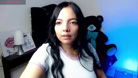 Snapshot of loren_44tits chatting on 07-01-26, 01:07 Loren online show from 07-01-26, 01:07