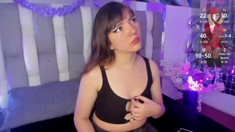 Snapshot of loren_jacksoon chatting on 06-04-26, 12:11 Loren online show from 06-04-26, 12:11