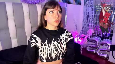 Snapshot of loren_jacksoon chatting on 06-09-26, 12:17 Loren online show from 06-09-26, 12:17