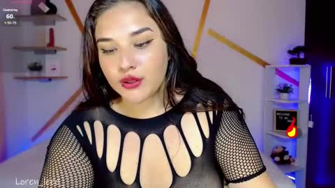 Snapshot of loren_leee chatting on 02-22-25, 02:06 Loren online show from 02-22-25, 02:06