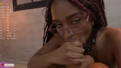 Snapshot of lorena_vieira_ chatting on 03-02-25, 12:31 Lorena Vieira online show from 03-02-25, 12:31