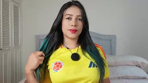 Snapshot of lorenallen_ chatting on 06-18-26, 04:57 Loren Allen online show from 06-18-26, 04:57