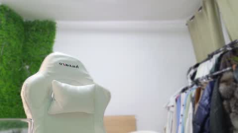 Snapshot of lorennameliyy chatting on 01-21-25, 08:00 Amelia online show from 01-21-25, 08:00