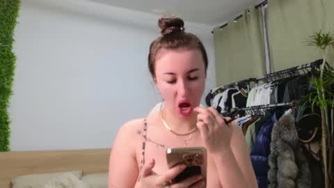 Snapshot of lorennameliyy chatting on 03-07-25, 08:11 Amelia online show from 03-07-25, 08:11