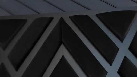  L O R E N Z O  Thumbs Up help  online show from 01-14-25, 11:27