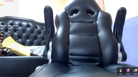 Snapshot of lorenzoreyes_ chatting on 09-10-25, 05:02 LorenzoReyes online show from 09-10-25, 05:02