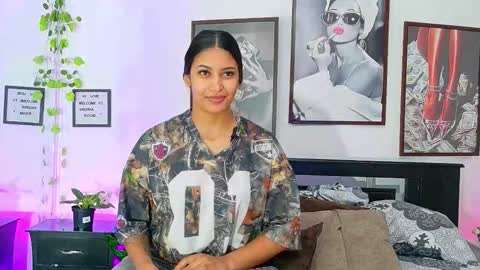 loretahorny online show from 02-25-26, 03:10