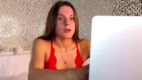 Chloe for Fan BlackHole online show from 10-05-25, 06:50