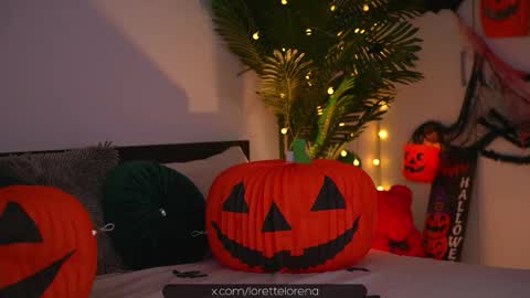 Snapshot of lorettelorenaa chatting on 10-24-25, 06:21 LoretteLorena online show from 10-24-25, 06:21