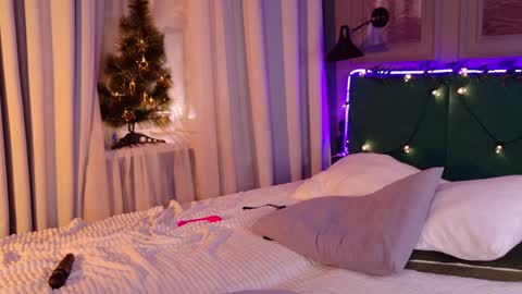 Lori online show from 12-19-24, 11:03