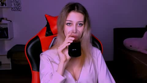 Lori online show from 10-18-25, 06:30