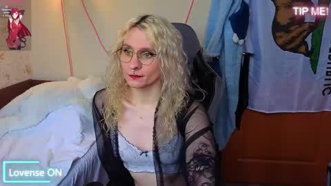 Snapshot of lori_myaf chatting on 04-25-26, 01:14 Lori ----------------------------------- online show from 04-25-26, 01:14
