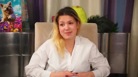 Snapshot of loriblackwood chatting on 12-21-25, 11:28 Hello guys Im Maya and this my first month here online show from 12-21-25, 11:28