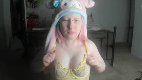 Snapshot of loricritter2 chatting on 03-04-25, 01:12 Lori Critter online show from 03-04-25, 01:12