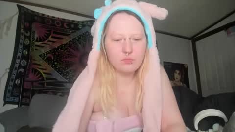 Lori Critter online show from 12-18-25, 01:11