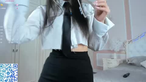 Snapshot of lornaelin chatting on 02-12-25, 06:29 Dia 700-1630Rose 1900-430UTC1 online show from 02-12-25, 06:29