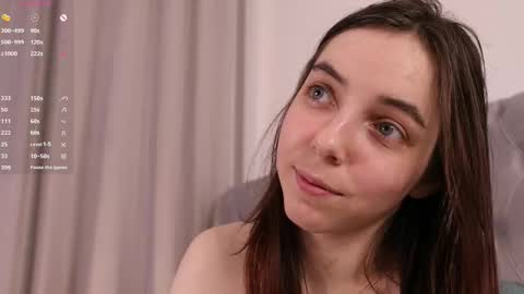 Snapshot of lornaelin chatting on 03-08-25, 01:39 Dia 700-1630Rose 1900-430UTC1 online show from 03-08-25, 01:39