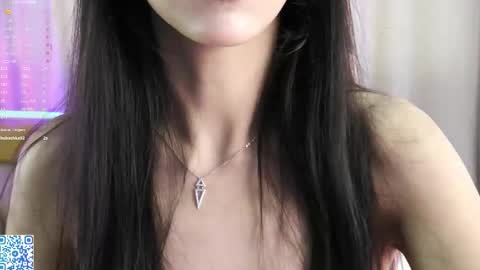 Snapshot of lornaelin chatting on 09-21-25, 09:33 Dia 700-1630Rose 1900-430UTC1 online show from 09-21-25, 09:33