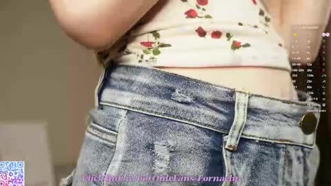 Snapshot of lornaelin chatting on 10-24-25, 06:48 Dia 700-1630Rose 1900-430UTC1 online show from 10-24-25, 06:48