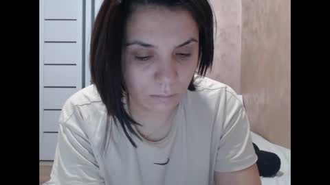 LorraGrey online show from 10-28-25, 04:05