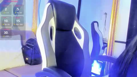 Snapshot of lorrainehunter chatting on 02-08-26, 12:30 Lorraine online show from 02-08-26, 12:30