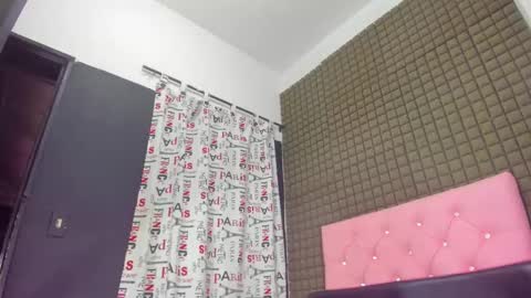 Snapshot of lorrewilliams chatting on 02-10-25, 12:08 Instagram Dahiara-Cristal....... facebook ---lore-oficial ... online show from 02-10-25, 12:08