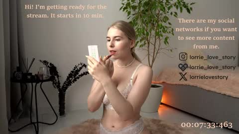 Snapshot of lorrie_love_story chatting on 01-11-25, 01:01 Lorrie online show from 01-11-25, 01:01