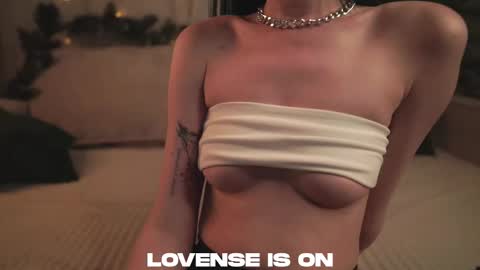 Snapshot of lost_mymind chatting on 01-15-26, 01:48 Jess online show from 01-15-26, 01:48