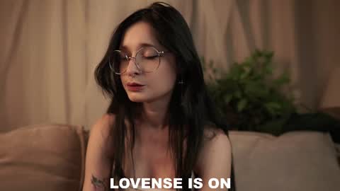 Snapshot of lost_mymind chatting on 02-11-26, 11:15 Jess online show from 02-11-26, 11:15