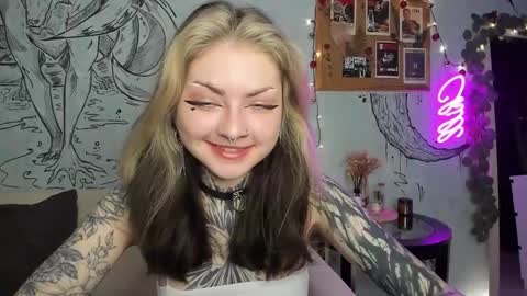 Snapshot of lostallice chatting on 12-13-24, 07:25 lostallice online show from 12-13-24, 07:25